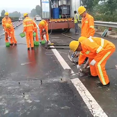 高壓注漿機(jī)哪里能買到(圖2) 高壓注漿機(jī)路面灌縫填充